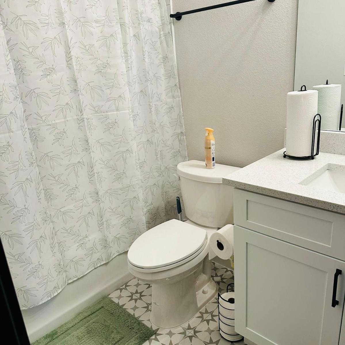 Apartment Loop, New Luxurious Large 3br House, Sleeps 9 With Free Parking