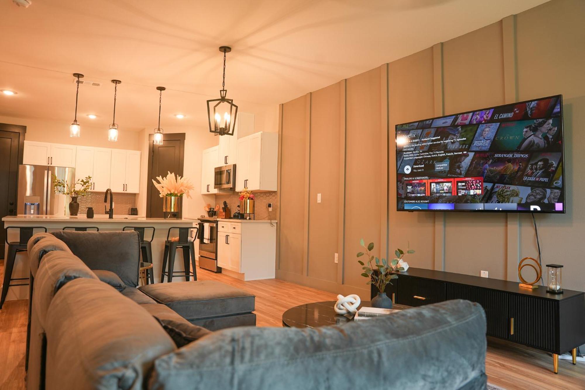 Loop, New Luxurious Large 3br House, Sleeps 9 With Free Parking Princeton