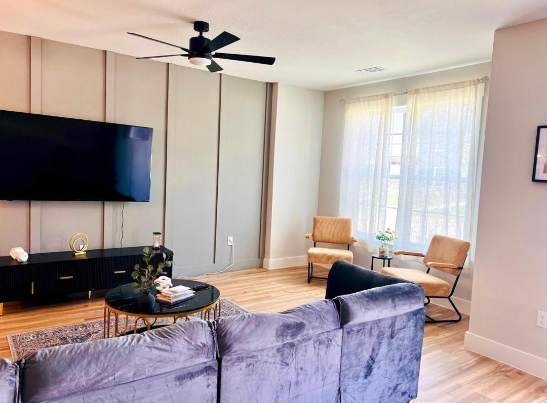 Loop, New Luxurious Large 3br House, Sleeps 9 With Free Parking * Princeton